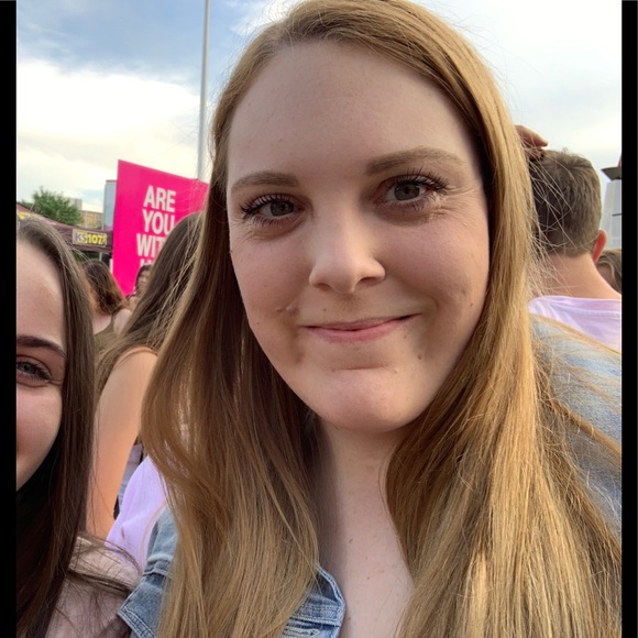 Meet your Posher, Audrey - Picture 2 of 2